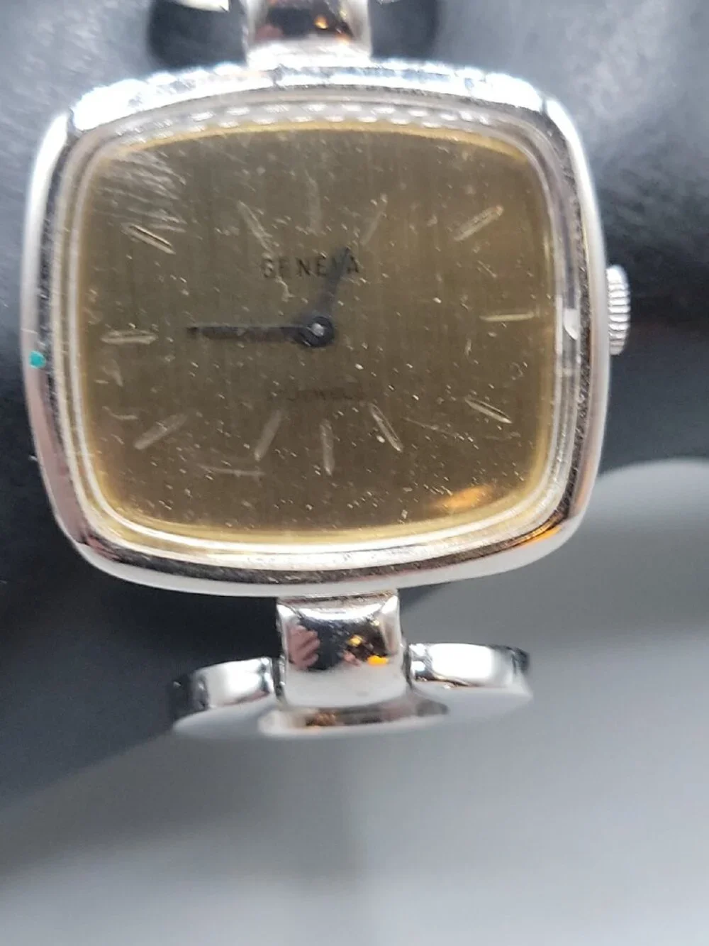 Vintage Geneva 17 Jewels Mechanical Ladies Cocktail Watch Cushion Case RUNS